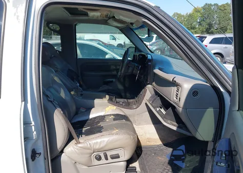 2001 GMC Yukon Xl 1500 Denali z USA, uszkodzony, nr VIN 1GKFK66U11J246752